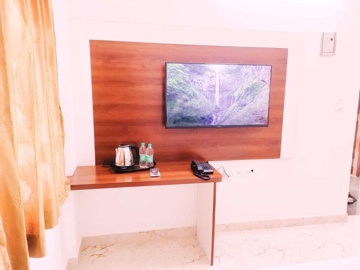 Keerthis Royal Suites - Near International Airport Terminal 1 And 2 Yelahanka Exterior photo
