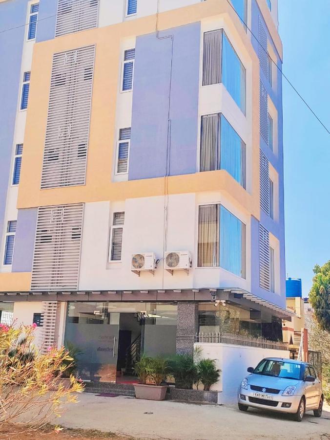 Keerthis Royal Suites - Near International Airport Terminal 1 And 2 Yelahanka Exterior photo