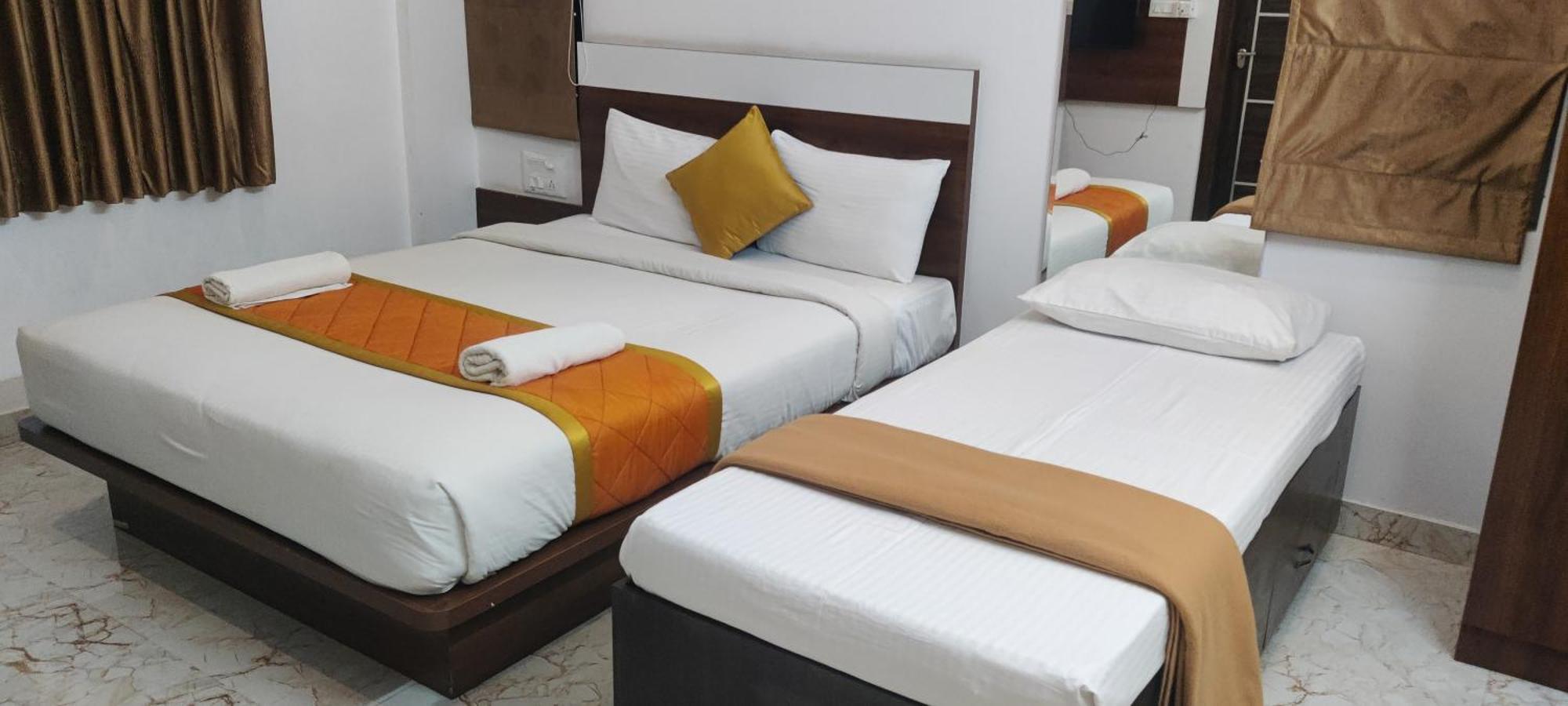 Keerthis Royal Suites - Near International Airport Terminal 1 And 2 Yelahanka Exterior photo